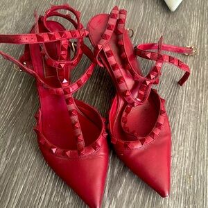 Valentino size 7.5 red heel